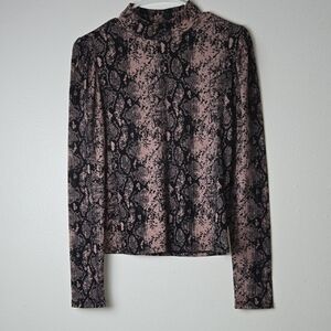 NWOT Eye Candy top Size L Pink  and Black Patterned Long Sleeve Top